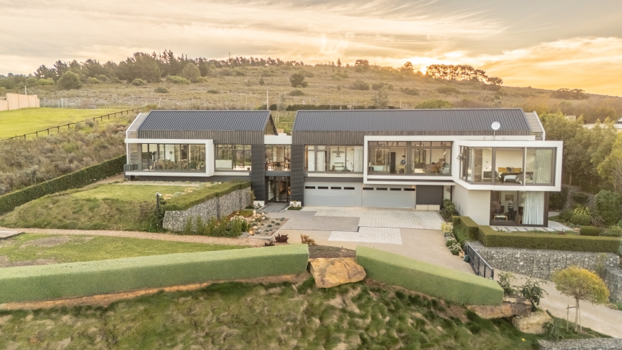 6 Bedroom Property for Sale in Oude Westhof Western Cape